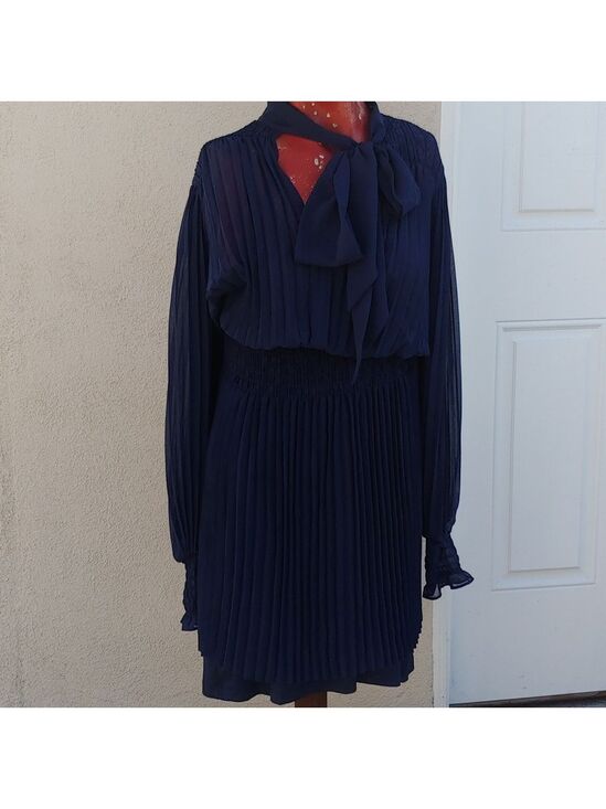 Banana Republic Dresses & Skirts - Banana Republic Women's Navy Pleaded Dress -Medium